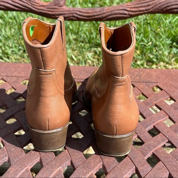 KENNETH Cole Reaction Hot Step Brown Leather Ankle Booties - Picture 5 of 11